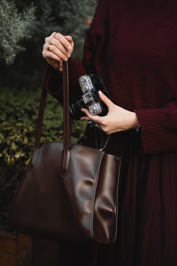 Longchamp dévoile sa collection FW22 dans l'esprit de Paris